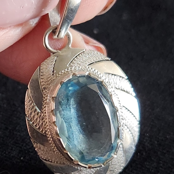 Aquamarine Gemstone Sterling Silver Pendant - Picture 5 of 14